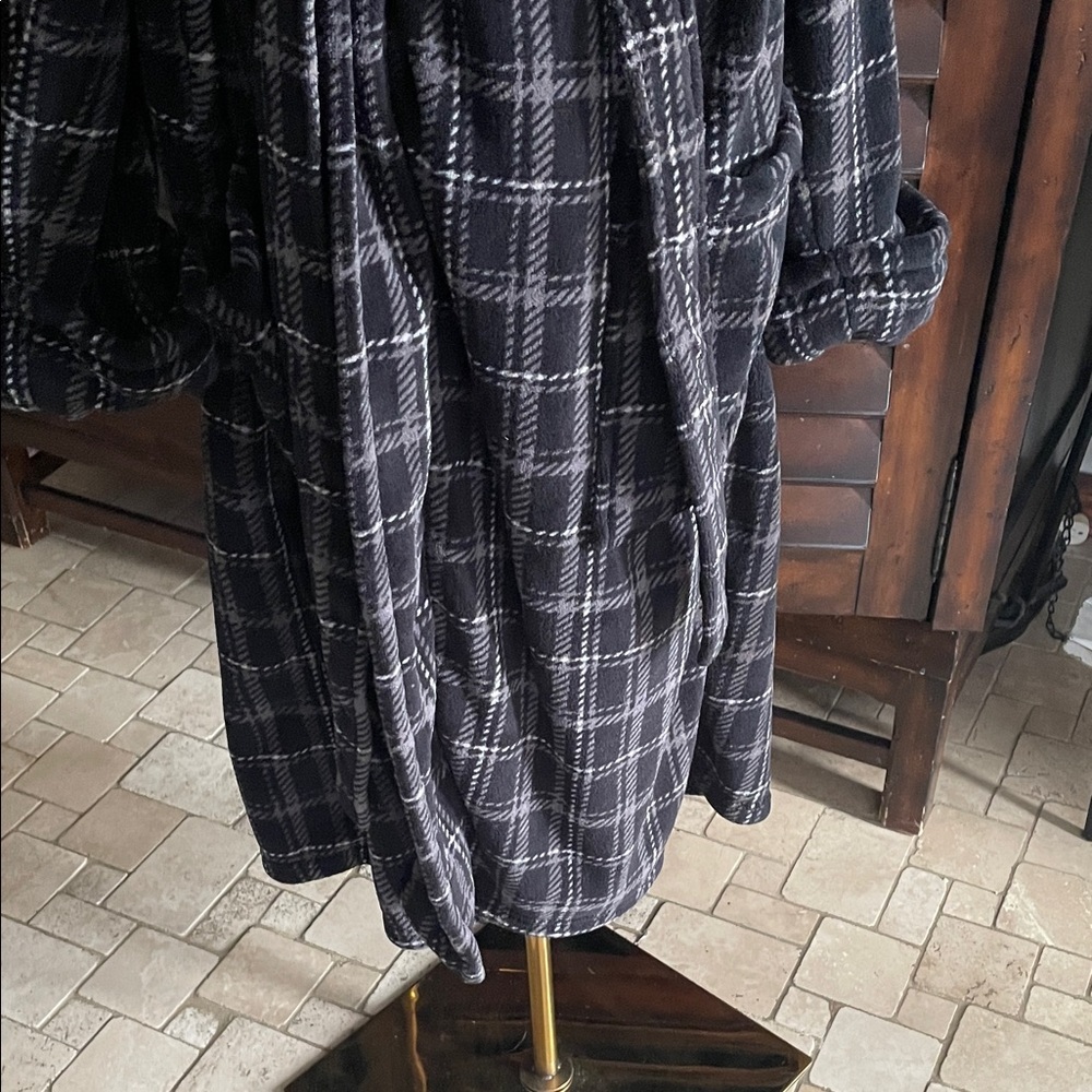 Tommy Bahama Warm Plush Flannel Men’s Robe L / XL - Picture 5 of 7